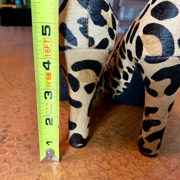 Animal Print Pumps - Picture 4 of 4